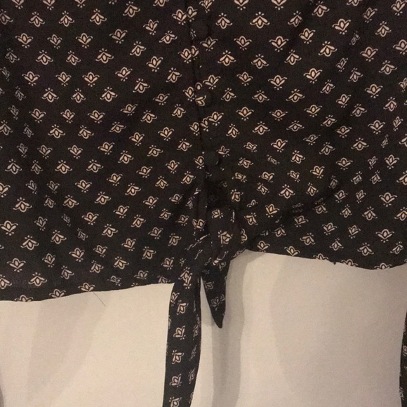 Urban Long Sleeve Crop - Picture 2 of 3